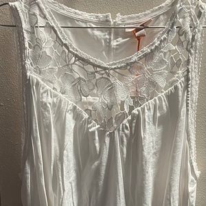 NEW Beautiful Knox Rose Light Weight Dress